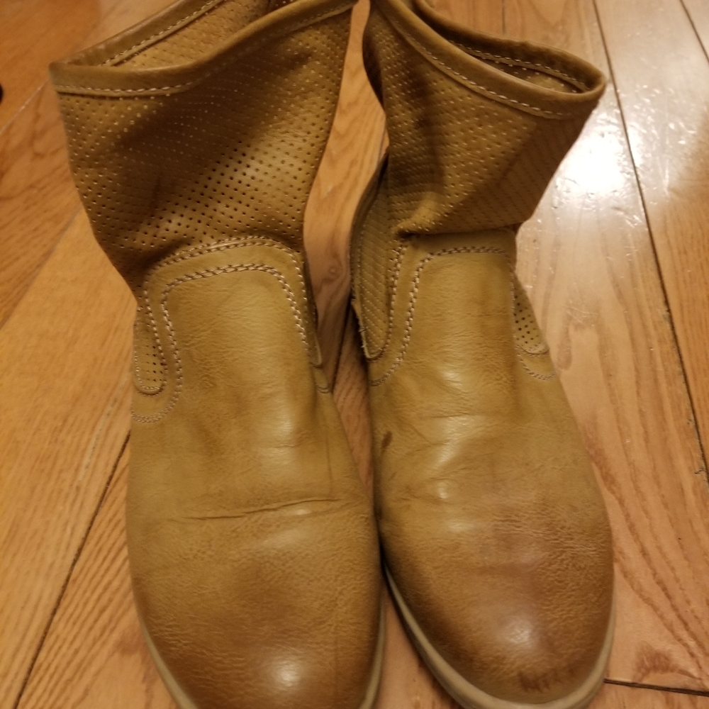 Ankle boots